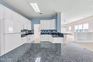 27 Greenfields Dr, Lakewood, NJ 08701 - Photo 11