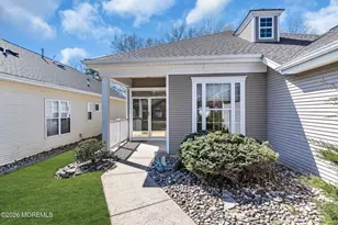 27 Greenfields Dr, Lakewood, NJ 08701 - Photo 5