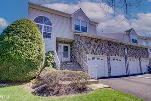 37 Hummingbird Ct, Marlboro Township, NJ 07746 - Photo 3