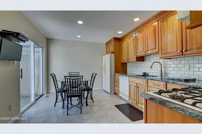 37 Hummingbird Court, Marlboro Township, NJ 07746 - Photo 17