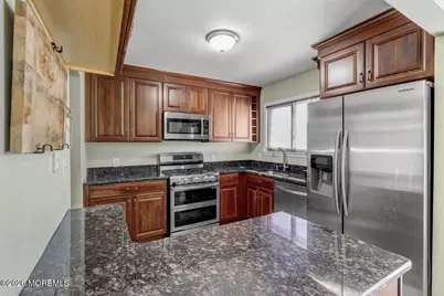 611 S Laurel Avenue, Hazlet Township, NJ 07730 - Photo 19