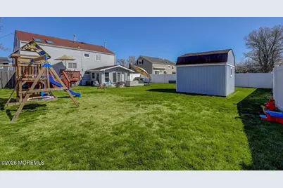 611 S Laurel Avenue, Hazlet Township, NJ 07730 - Photo 35