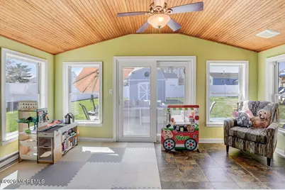 611 S Laurel Avenue, Hazlet Township, NJ 07730 - Photo 11