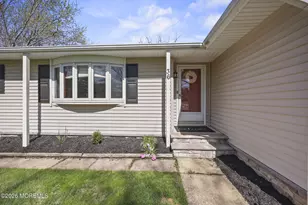 36 Overbrook Dr, Freehold, NJ 07728 - Photo 3
