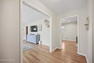 36 Overbrook Dr, Freehold, NJ 07728 - Photo 5