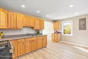 78 Liberty Pl, Hazlet Township, NJ 07734 - Photo 7