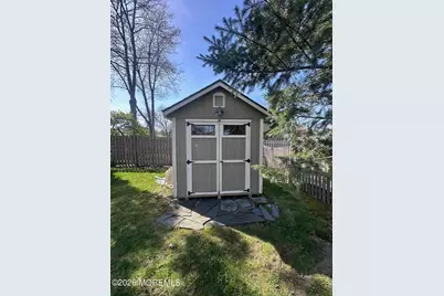 402 Maple Drive, Belford, NJ 07718 - Photo 17