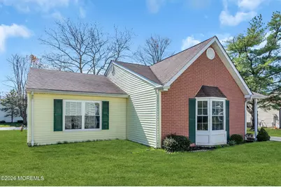 22 Farnworth Close #1000, Freehold, NJ 07728 - Photo 3