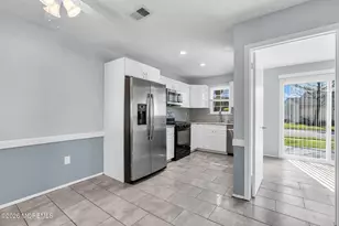 22 Farnworth Close, Freehold, NJ 07728 - Photo 19