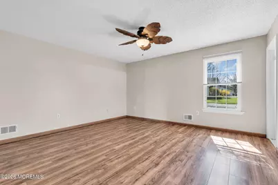 22 Farnworth Close #1000, Freehold, NJ 07728 - Photo 23