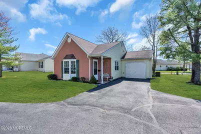 22 Farnworth Close #1000, Freehold, NJ 07728 - Photo 5