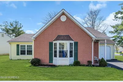 22 Farnworth Close #1000, Freehold, NJ 07728 - Photo 3