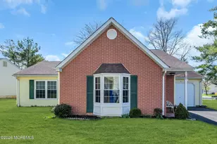 22 Farnworth Close, Freehold, NJ 07728 - Photo 3