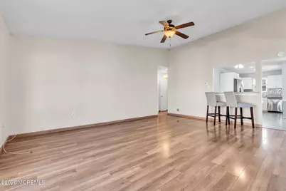 22 Farnworth Close #1000, Freehold, NJ 07728 - Photo 9