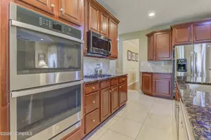 17 E Sagamore Dr, Farmingdale, NJ 07727 - Photo 7