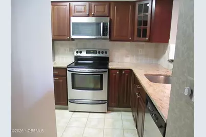 32 Center Avenue #14, Atlantic Highlands, NJ 07716 - Photo 3