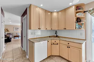 17 Devon Dr, Manalapan Township, NJ 07726 - Photo 15