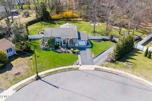 2 Darien Cir, Howell Township, NJ 07731 - Photo 43