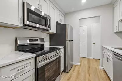 18 Pine Cluster Circle #H, Manalapan Township, NJ 07726 - Photo 3