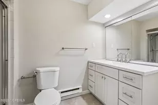 18 Pine Cluster Cir, Manalapan Township, NJ 07726 - Photo 7