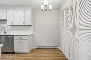 18 Pine Cluster Cir, Manalapan Township, NJ 07726 - Photo 5