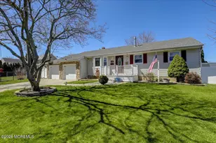 194 Park Pl, Belford, NJ 07718 - Photo 3