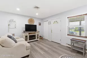 1018B Aberdeen Dr, Lakewood, NJ 08701 - Photo 3