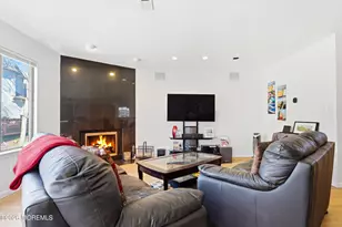 38 Carriage Pl, Edison, NJ 08820 - Photo 9