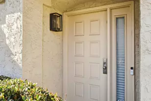 38 Carriage Pl, Edison, NJ 08820 - Photo 5