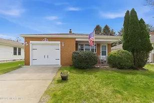 7 Pavilion St, Toms River Township, NJ 08757 - Photo 1