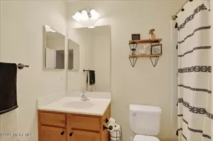 203 Chickadee Ct, Freehold, NJ 07728 - Photo 23