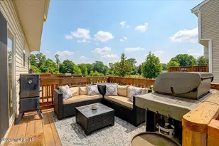 203 Chickadee Ct, Freehold, NJ 07728 - Photo 15