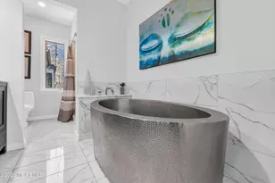 19 W Pkwy Pl, Holmdel, NJ 07733 - Photo 29