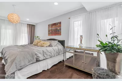 19 W Parkway Place, Holmdel, NJ 07733 - Photo 25