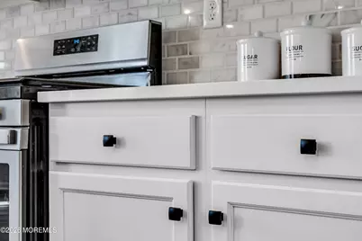 59 Holloway Avenue, Manahawkin, NJ 08050 - Photo 9