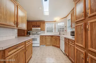 78 Village Rd, Morganville, NJ 07751 - Photo 9