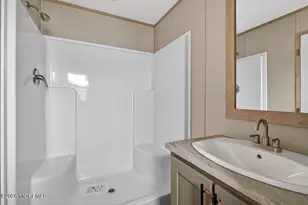 228 Maple St, Robbinsville Township, NJ 08691 - Photo 5