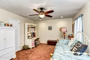 258 Grassmere Ct, Aberdeen Township, NJ 07747 - Photo 11