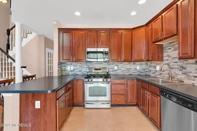 35 Chatsworth Road, Manalapan Township, NJ 07726 - Photo 15