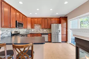 35 Chatsworth Rd, Manalapan Township, NJ 07726 - Photo 13