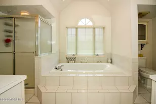 38 Dansbury Ct, Freehold, NJ 07728 - Photo 21