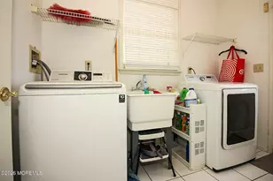 38 Dansbury Ct, Freehold, NJ 07728 - Photo 17