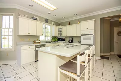 38 Dansbury Court, Freehold, NJ 07728 - Photo 5