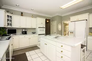 38 Dansbury Ct, Freehold, NJ 07728 - Photo 7