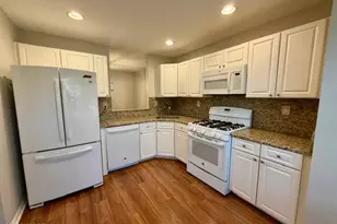 146 Heron Ct, Manalapan Township, NJ 07726 - Photo 3