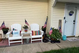 39 Mediterranean Ct, Barnegat, NJ 08005 - Photo 1