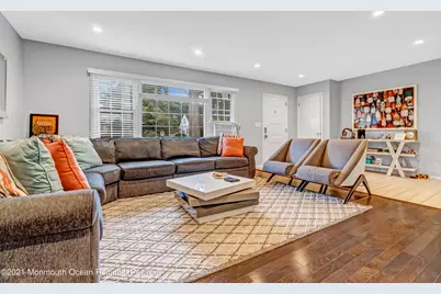 410 Wells Avenue, Oakhurst, NJ 07755 - Photo 3