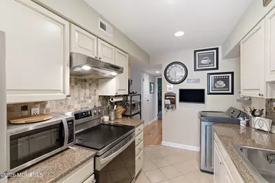 200 Portland Road #E20, Highlands, NJ 07732 - Photo 9