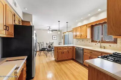 92 Fox Chase Court, Freehold, NJ 07728 - Photo 25