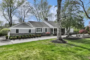 24 Laurelwood Dr, Colts Neck Township, NJ 07722 - Photo 3